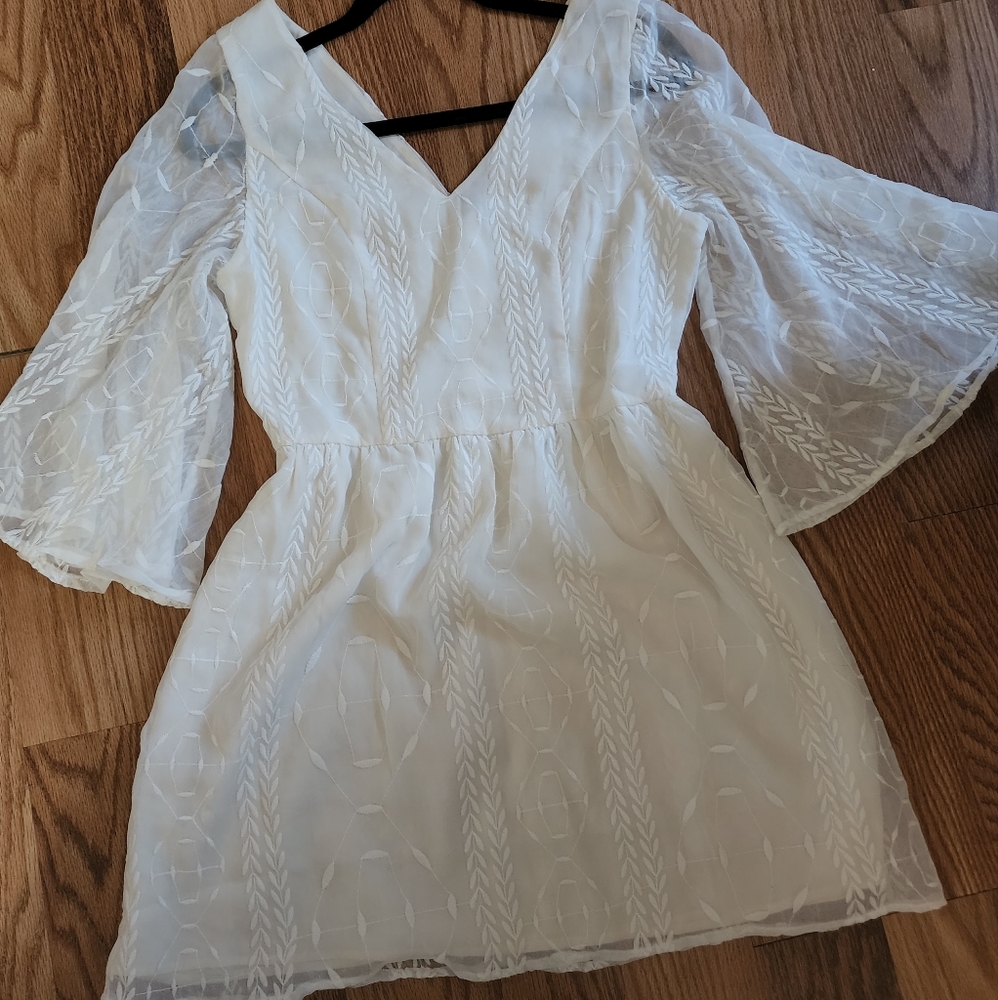 White chic dress
